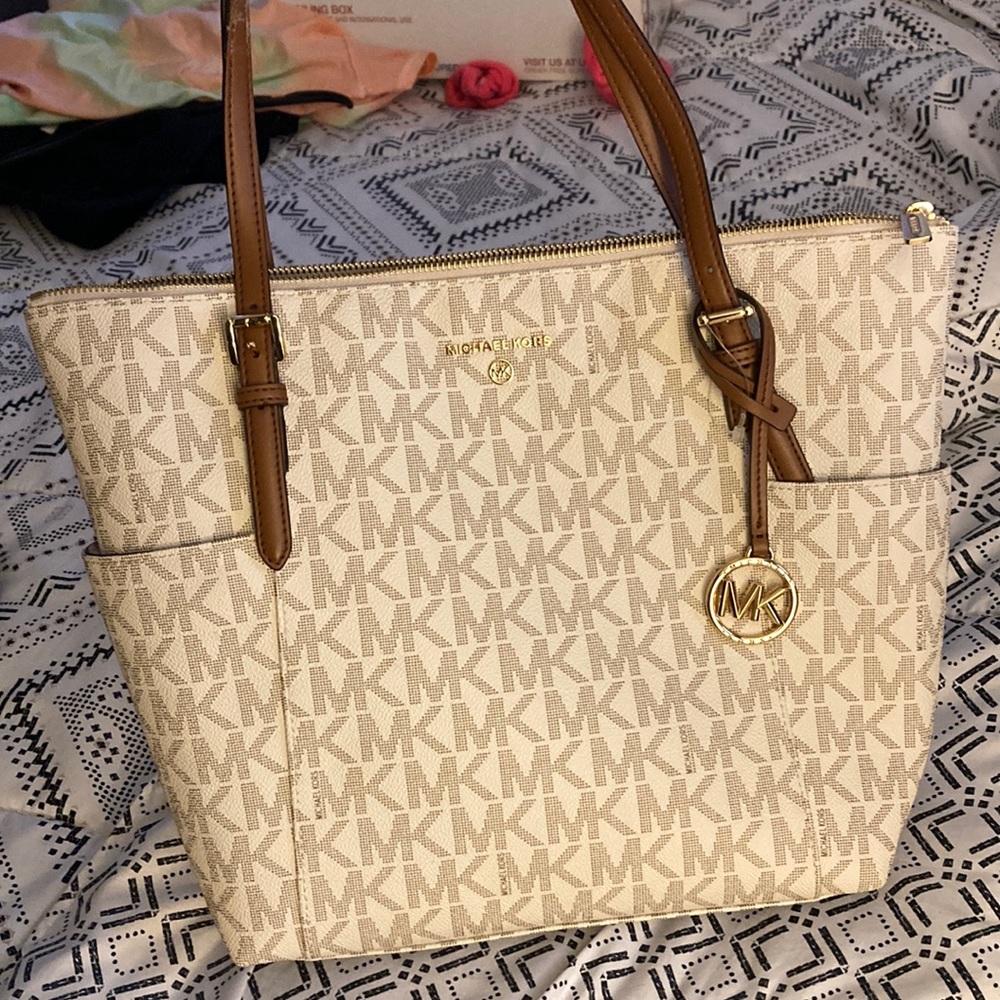 NWT Michael Kors purse